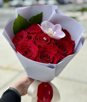 Royal Crimson. Fresh flower bouquets in Toronto