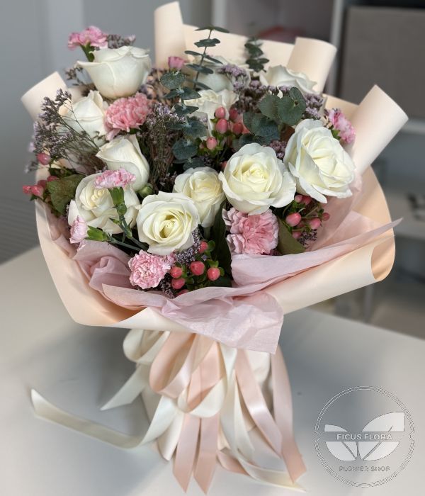Blush Romance. Flowers Ontario