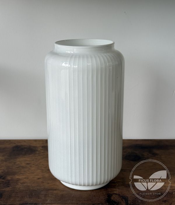 White Glass Vase – 20 cm / 8 in