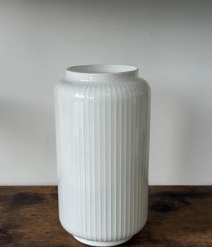 Elegant White Glass Vase – 20 cm / 8 in. Fresh flower bouquets in Toronto
