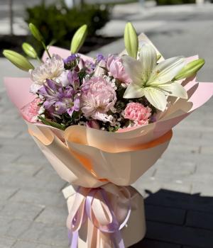 Tender Glow. Fresh flower bouquets in Toronto