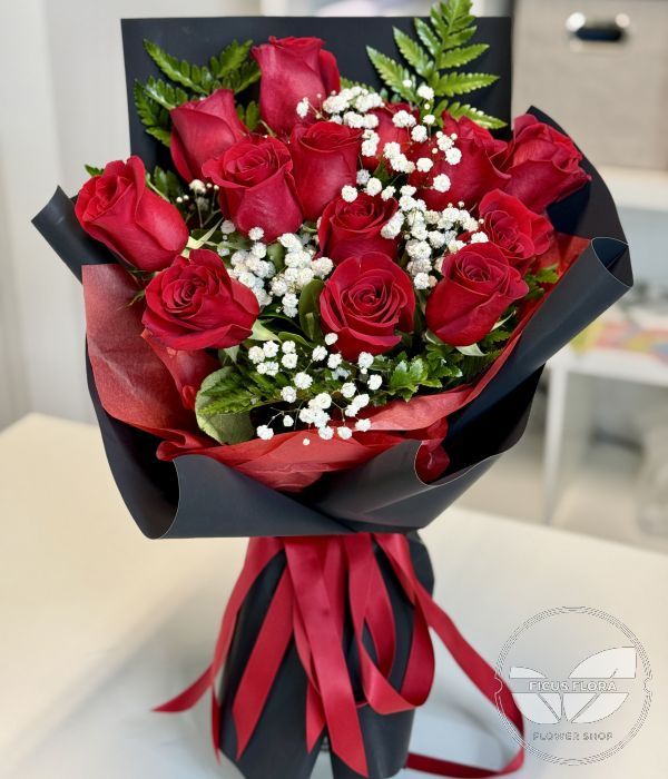 Scarlet Love. Flowers Ontario
