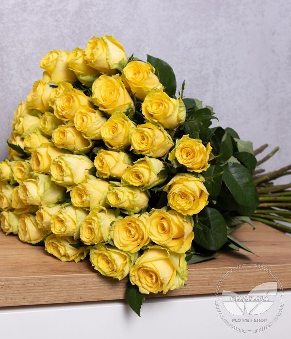 Golden Grace - 50 Yellow Roses. Flowers Ontario