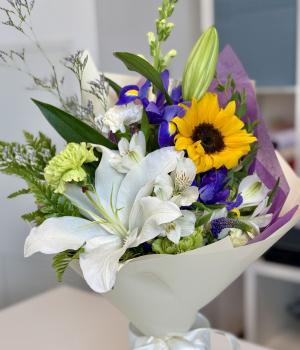 Sunlight Symphony. Fresh flower bouquets in Toronto