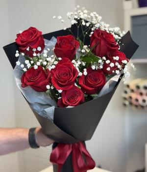 Scarlet Desire. Fresh flower bouquets in Toronto