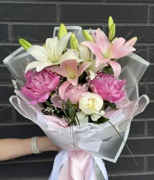 Blush Garden. Fresh flower bouquets in Toronto