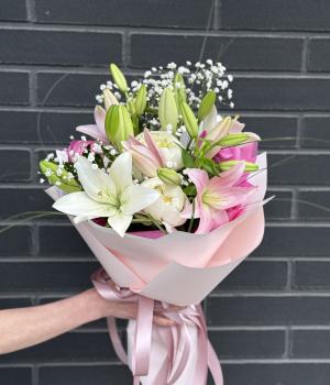 Rosy Serenade. Fresh flower bouquets in Toronto