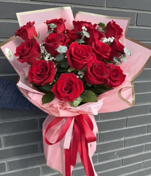 Scarlet Whisper. Fresh flower bouquets in Toronto