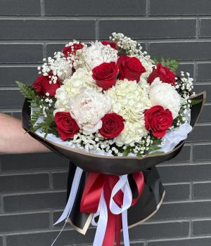 Royal Romance. Fresh flower bouquets in Toronto