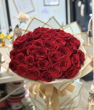 Flames of Passion. Fresh flower bouquets in Toronto