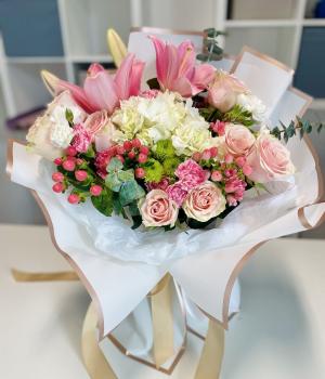 Majestic Bloom. Fresh flower bouquets in Toronto