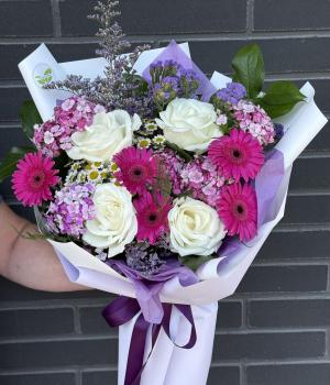Violet Meadow. Fresh flower bouquets in Toronto