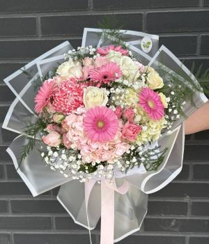 Garden Romance. Fresh flower bouquets in Toronto