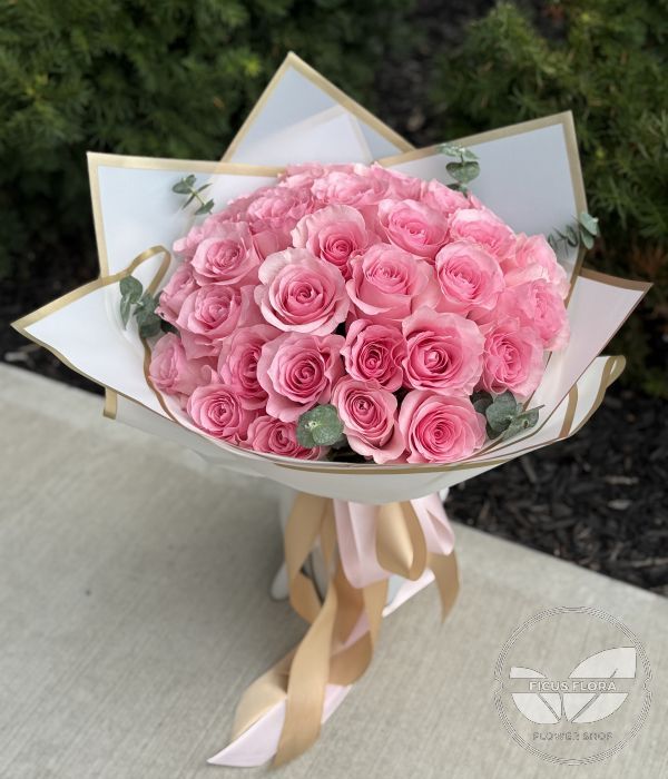 Luxurious Pink Roses Bouquet