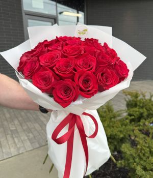 Classic Red Rose Bouquet. Fresh flower bouquets in Toronto