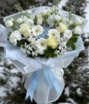 Blue & White Harmony. Fresh flower bouquets in Toronto