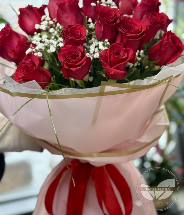 Crimson Elegance – Red Rose Bouquet