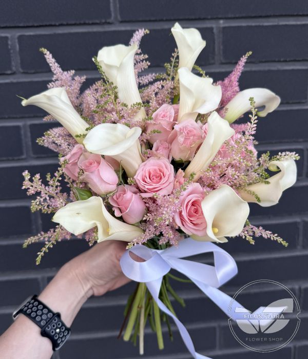 Elegant Bridal Bouquet: White Calla Lilies & Soft Pink Roses