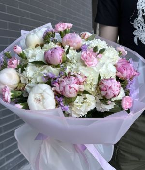 Pink Peony & White Hydrangea Luxury Bouquet. Fresh flower bouquets in Toronto