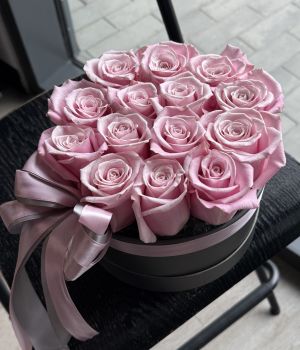 Soft Pink Roses Hat Box (14 Premium Roses). Fresh flower bouquets at Ficus Flora flower shop in North York