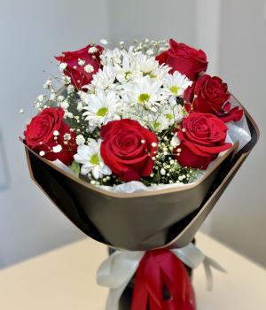 Elegant Romance. Fresh flower bouquets in Toronto