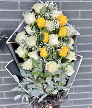 Golden Remembrance. Fresh flower bouquets in Toronto