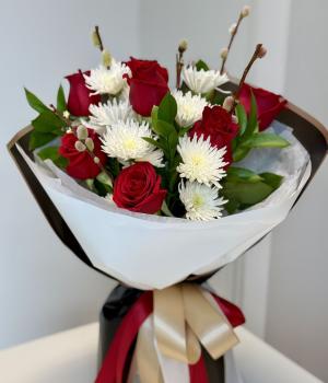 Simple Elegance. Fresh flower bouquets in Toronto