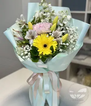 Sunlight Whisper. Fresh flower bouquets in Toronto