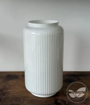 Elegant White Glass Vase – 20 cm / 8 in. Fresh flower bouquets in Toronto