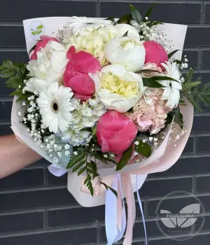Graceful Bloom. Fresh flower bouquets in Toronto | Ficus Flora