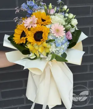 Sunlit Garden. Fresh flower bouquets in Toronto | Ficus Flora