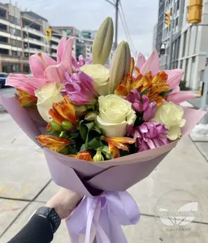 Elegant Blooms. Fresh flower bouquets in Toronto