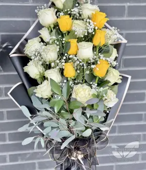 Golden Remembrance. Fresh flower bouquets in Toronto
